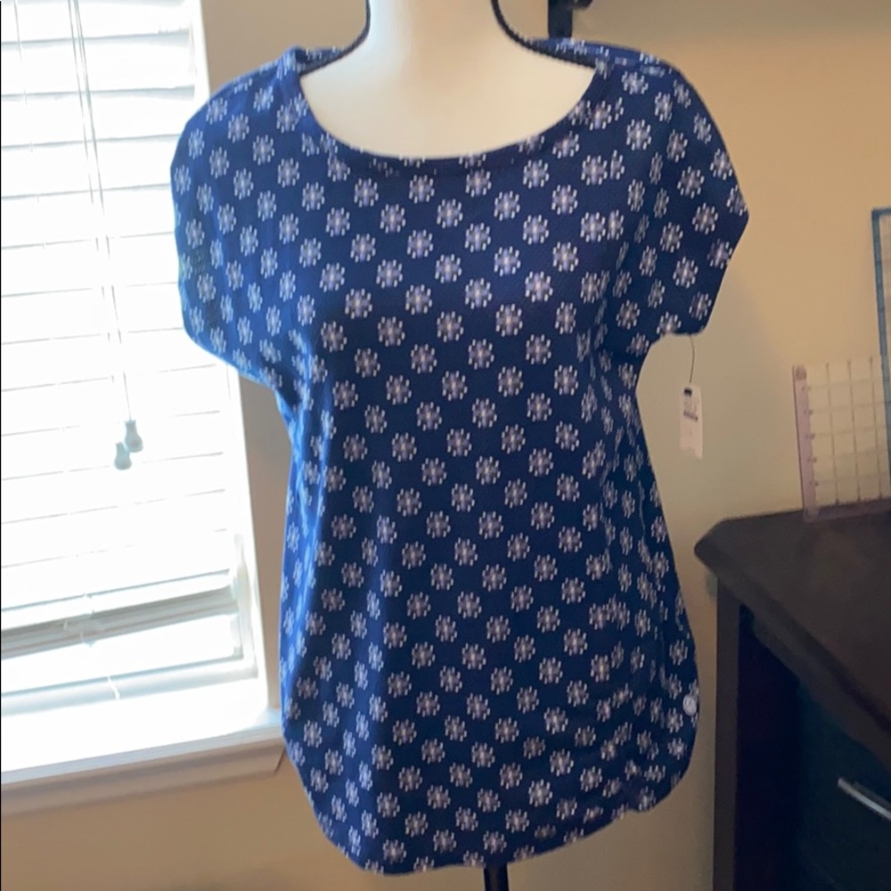 Blue top with light blue and white pattern